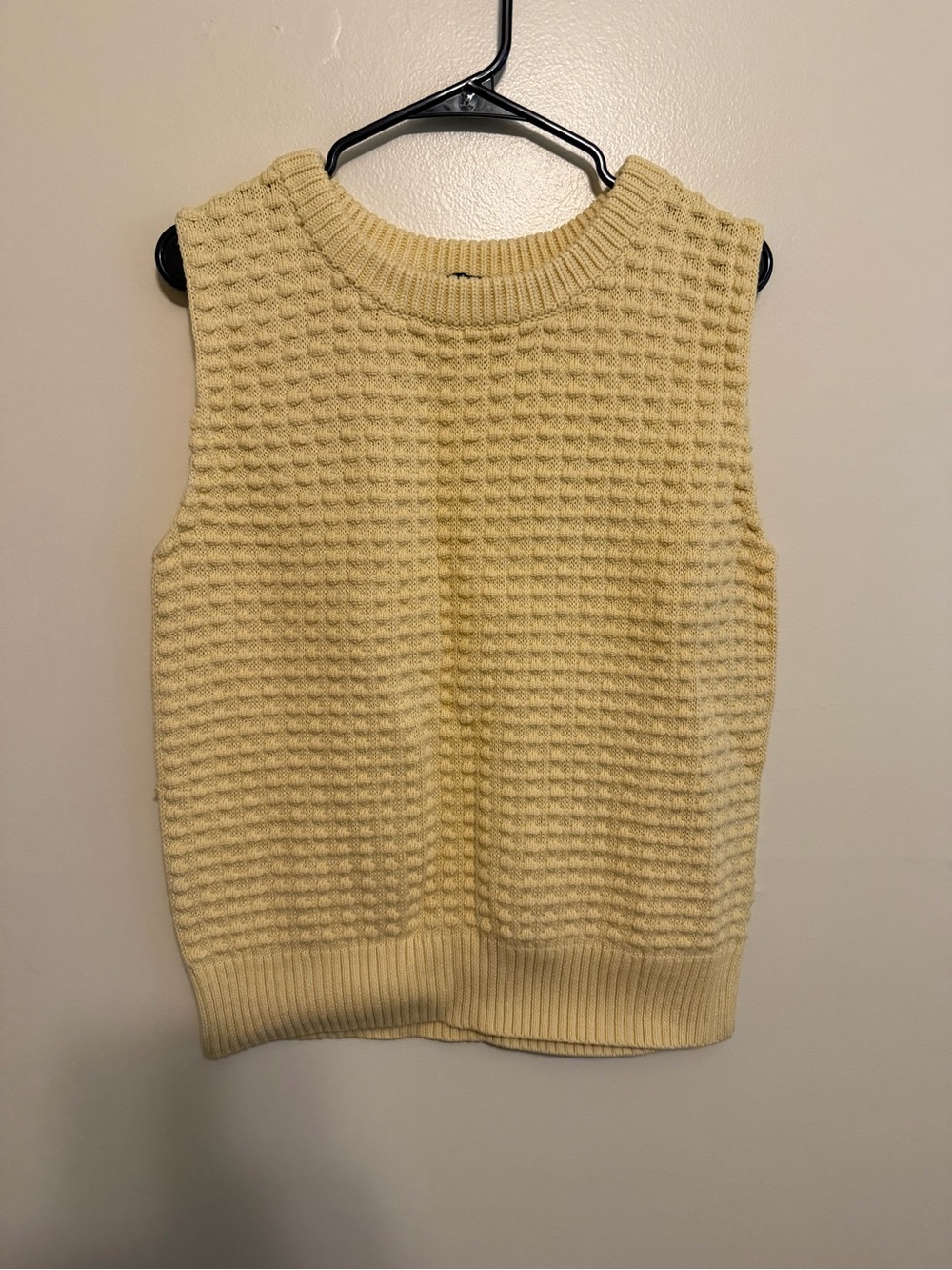 Chadwicks Pale Yellow Waffle Knit Sleeveless Sweater
